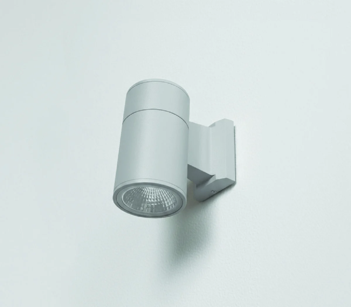 Patio Carv Wall Light